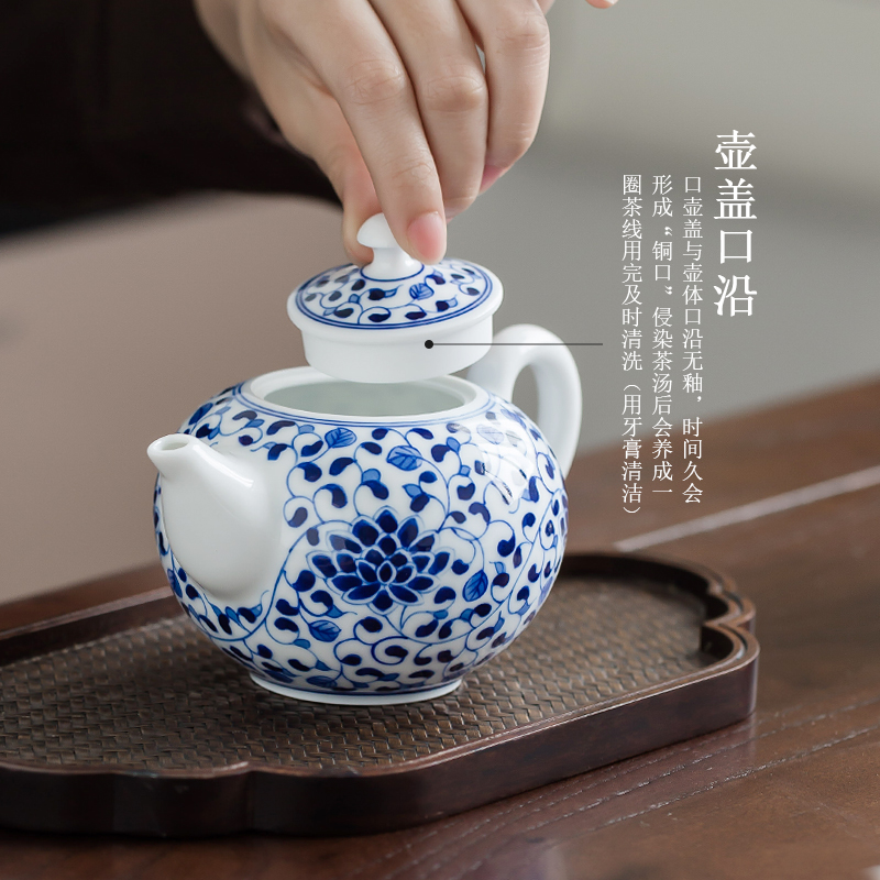 Poly real scene of jingdezhen blue and white porcelain hand draw kung fu tea pot home bound lotus flower little teapot teacup with filter single pot