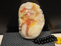 Lao Tian handlebar piece bat blessing in front of the immediate round sculpted Yaan green seal engraving seal Shoushan stone