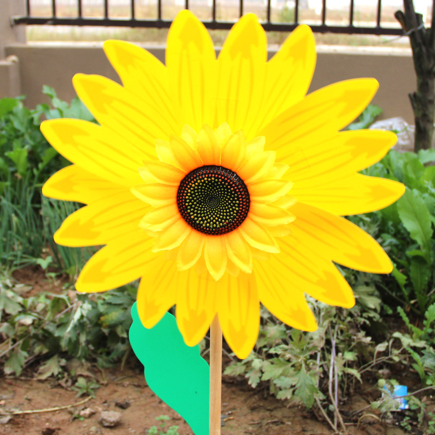 道具大风车批发36cm高档双层太阳花向日葵pvc大风车批发6色可选