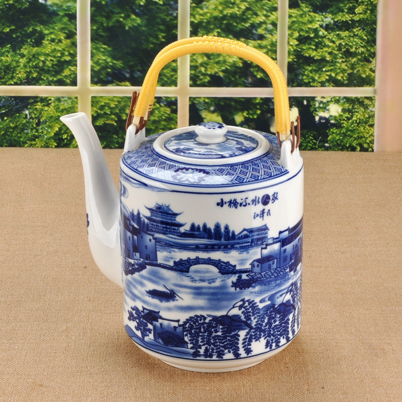 Jingdezhen ceramic cold cold porcelain kettle pot teapot summer home girder pot 2 L and 3.6 L high temperature to hold