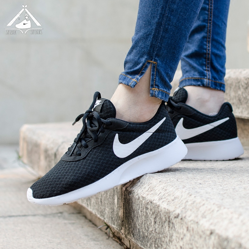 spot nike tanjun nike in bianco e nero 812655 812654 oreo 844908 002 spot nike tanjun nike in bianco e nero 812655 812654 oreo 844908 002