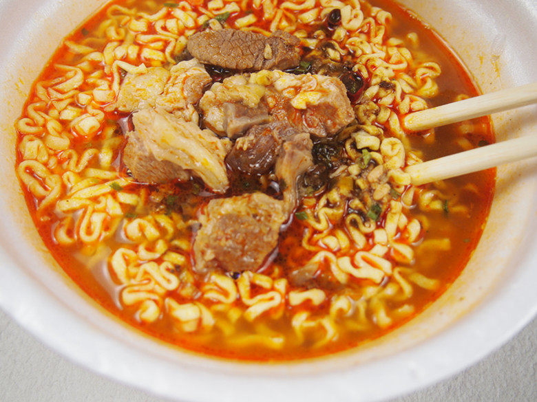 台湾进口泡面统一满汉大餐方便面满汉全席麻辣葱烧珍味牛肉4碗面