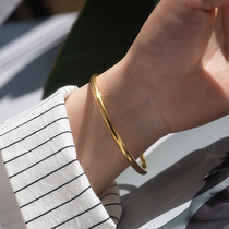 Vegetarian ring bracelet woman 18k Ginins small crowdsourced design advanced sensual mesh red burst gas light lavish titanium steel hand decorated gold plated