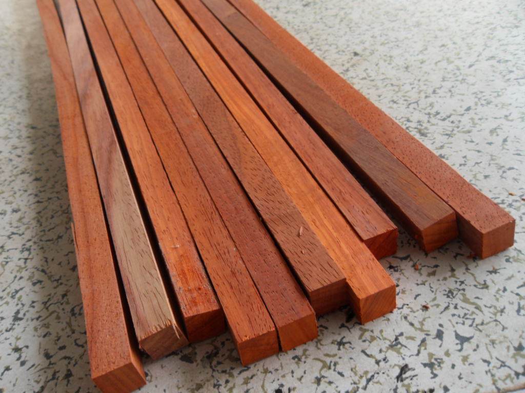 天然小木条 红木小 木方1.5*1.5厘米 模型方木条刨光 红杂木料