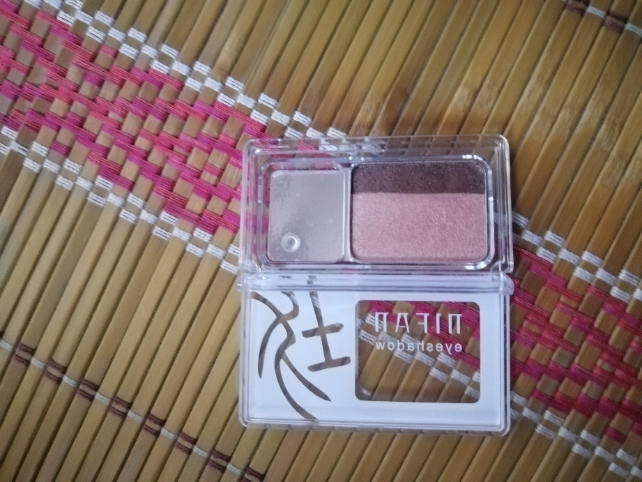 土家硒泥坊双色眼影防水不晕染好用不可以每天用吗怎么样,使用体验,第3张 土家硒泥坊双色眼影防水不晕染好用不可以每天用吗怎么样,使用体验,第3张