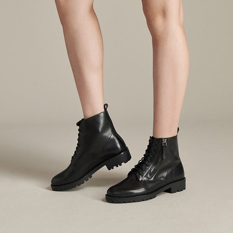 哥弟女鞋秋冬季 牛皮单边拉链短靴经典绑带装饰机车靴ax15012