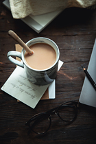 Longan fragrant milk tea Sweet longan honey taste silky