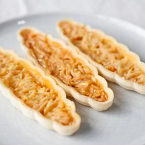 Ling food flat walnut small leaves and crisp and caramel biscuits