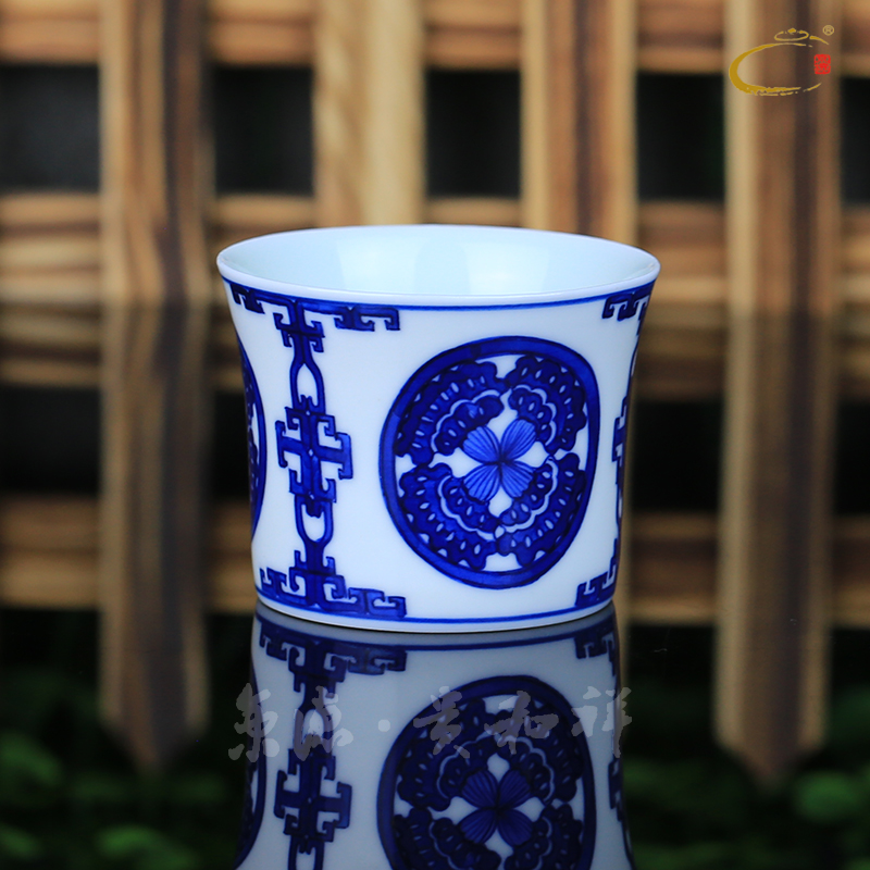 Jing DE and auspicious Jing DE collection jingdezhen up with pure manual hand - made ceramic sample tea cup kung fu tea cups