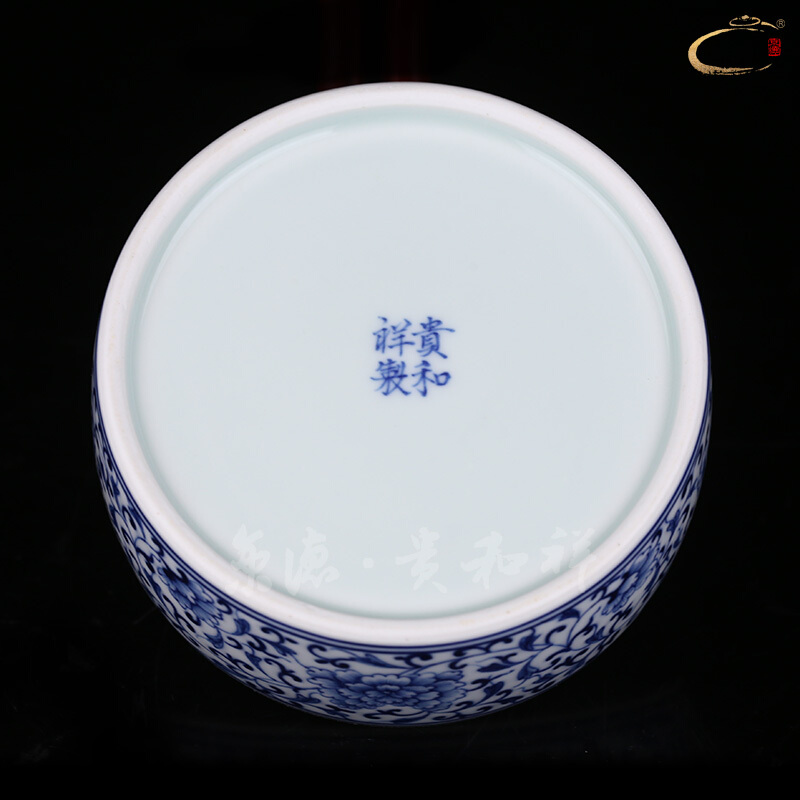 And auspicious hand - made landscape flat pot of jingdezhen blue And white porcelain ceramic portable caddy fixings sealed tank storage tank receives