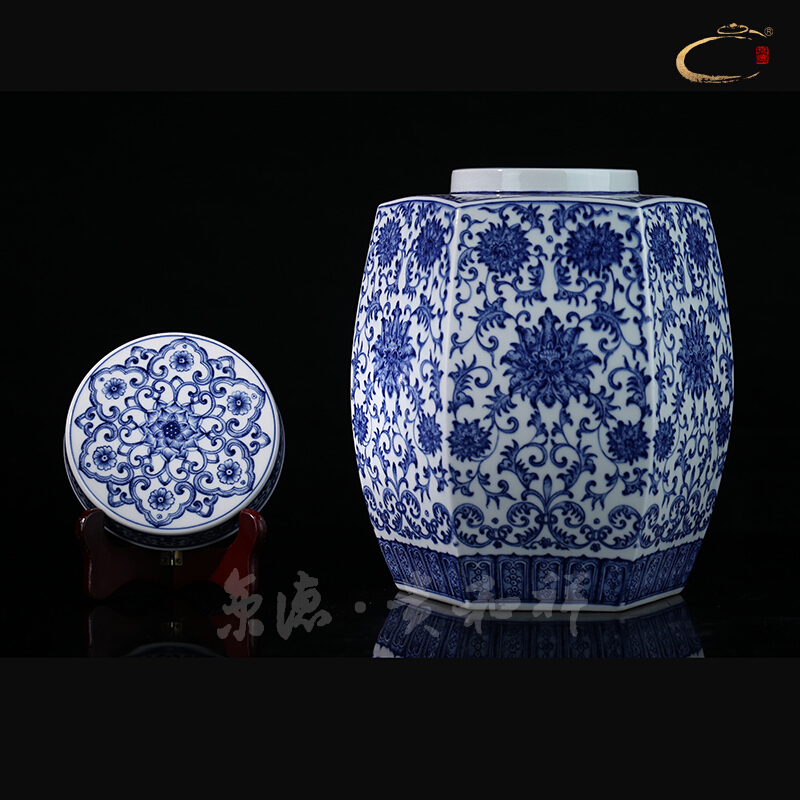 And auspicious six - party caddy fixings jingdezhen blue And white tie up branches master hand draw large tea tins gift box