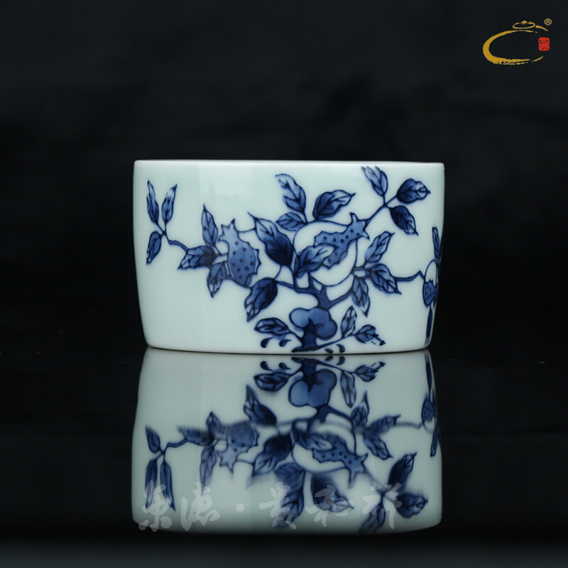 And auspicious hand - made pomegranates of blue And white porcelain large jingdezhen ceramic cups kung fu tea cup single cup cup sample tea cup