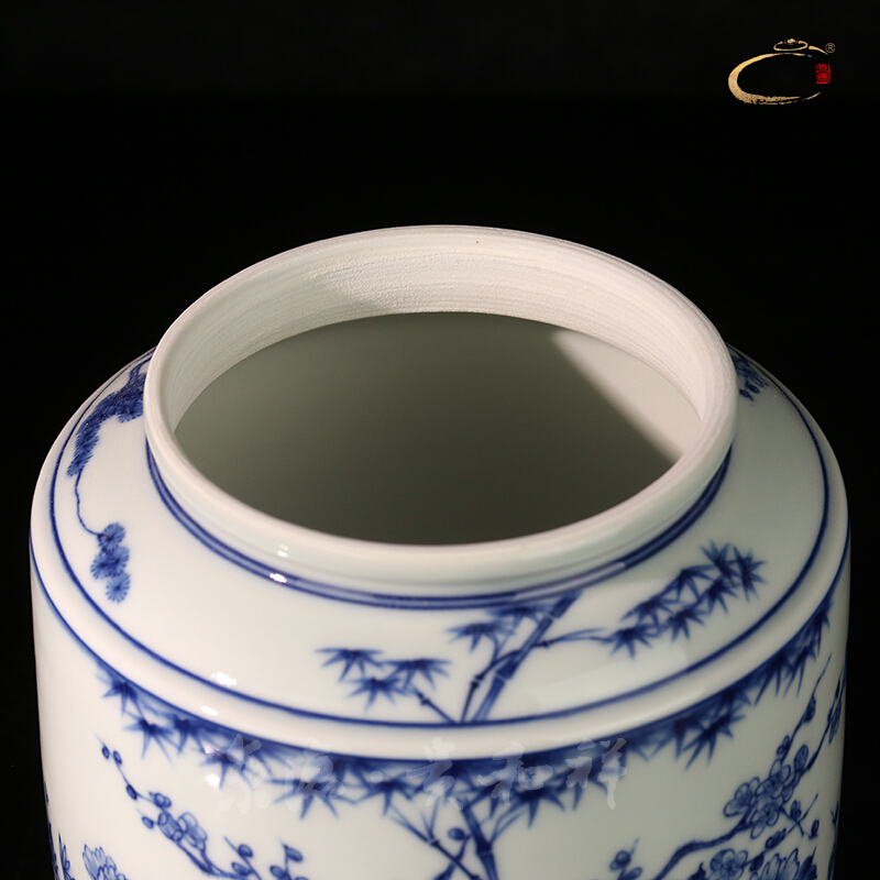 And auspicious shochiku name plum tea canister to jingdezhen hand - made ceramic large puer tea pot seal storage tank