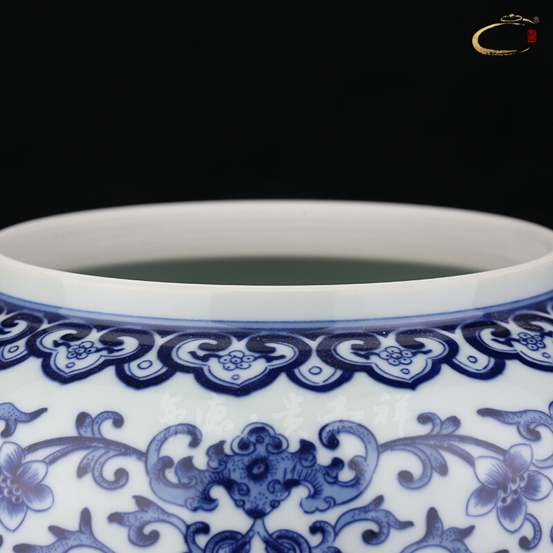 Jingdezhen blue and white folding branches and auspicious flower tea canister hand - made ceramic POTS sealed storage tea tins