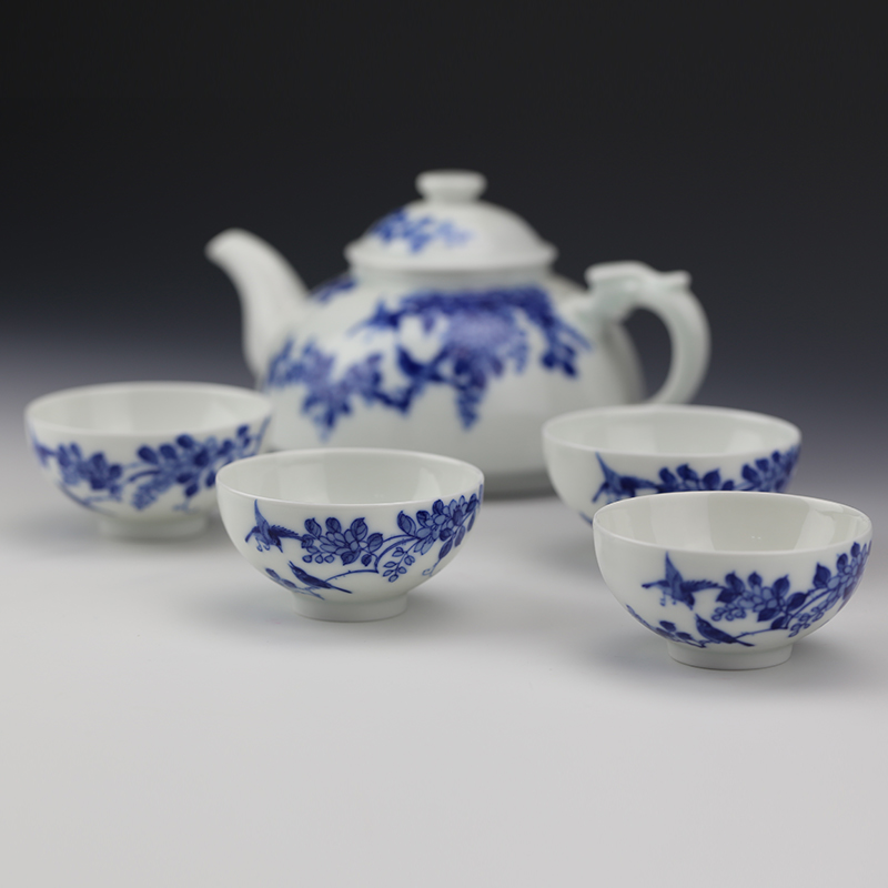 Jingdezhen blue and white flower pot and auspicious group hand - made ceramic kung fu tea sets the teapot teacup of a complete set of combination