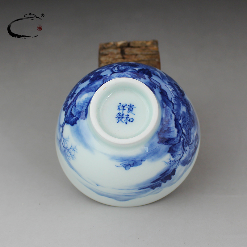 And auspicious old hand draw a blue And white landscape details with cups at jingdezhen manual sample tea cup bowl