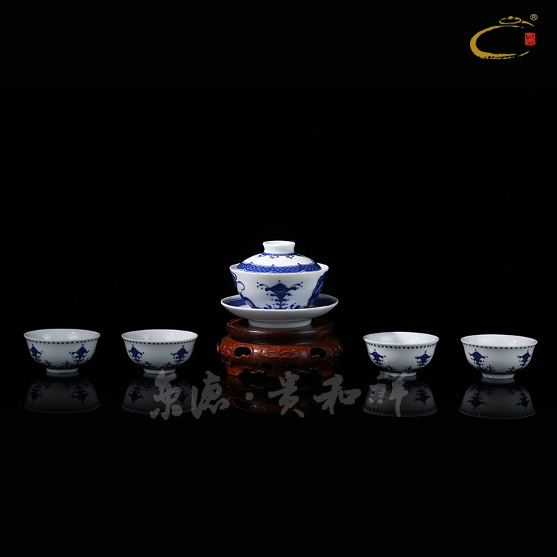 Beijing DE jingdezhen up and auspicious hand - made ceramic figure tureen group, a complete set of blue and white carp kung fu tea set