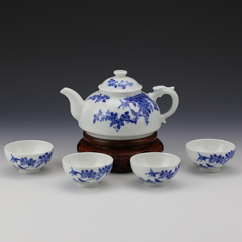 Jingdezhen blue and white flower pot and auspicious group hand - made ceramic kung fu tea sets the teapot teacup of a complete set of combination