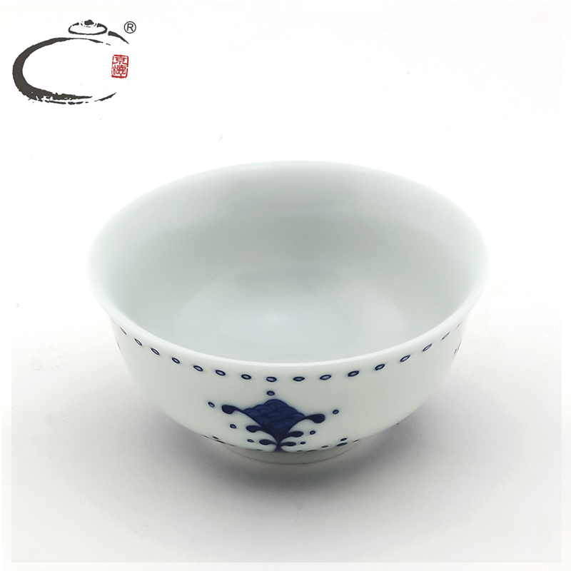 Jingdezhen blue and white porcelain and auspicious leap cup hand - made kung fu tea cup sample tea cup tea bowl