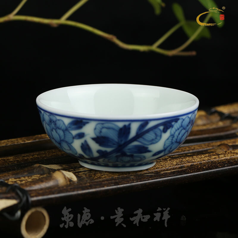 And auspicious jing DE up with jingdezhen ceramic cups kung fu tea set sample tea cup, cup master cup manual single CPU