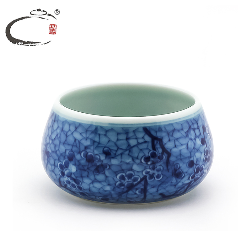 And auspicious name plum cup of jingdezhen blue And white ice is hand - made the collector blue glaze blue color cylinder cup sample tea cup tea cups