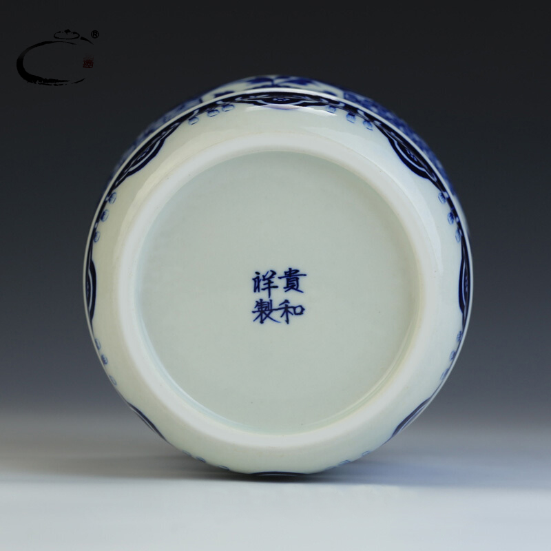 Jingdezhen blue and white porcelain and auspicious large antique tea tea pu 'er tea box box packing box