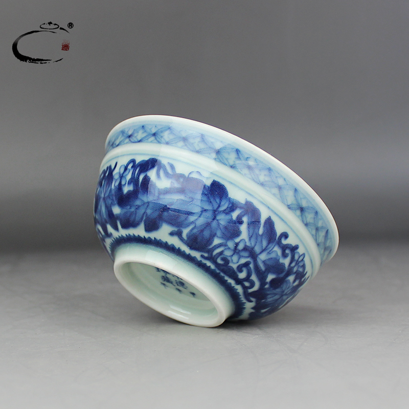 And auspicious jing DE jingdezhen blue And white green design collection cup hand - made ceramic kung fu tea cups sample tea cup
