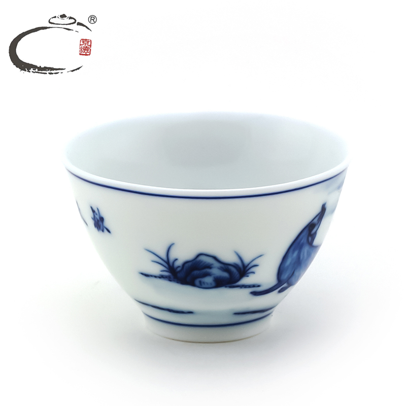 And auspicious manual tea cups, jing DE jingdezhen up works hand - made teacup sample tea cup of blue And white porcelain cup