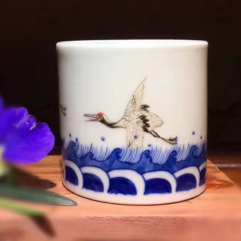 Jing DE and auspicious hand - made color bucket crane, cup of jingdezhen ceramic cup cup sample tea cup of blue and white porcelain cup