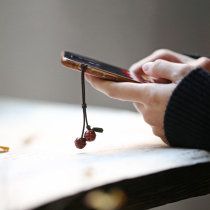 Bell India small leaf purple sandalwood pendant mobile phone chain male and female sandalwood hanging pendant key buckle sweater chain bag pendant 0101