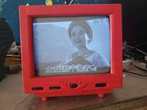 Can play a variety of mini black and white old TV restaurant display props club bar film and television decoration