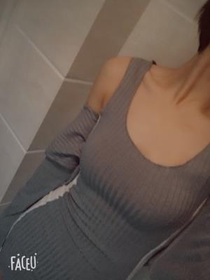 显瘦, 很不错, 百搭， 质量也好好，总体还是值得推荐的，外穿打底都是杠杠的...美丽动人心弦的喜欢很棒质量给力，好看的不要不要的.别犹豫了挺好的！东西收到，很满意!真的是超级好的卖家，真的太好了，价格实惠绝对物超所值，太喜欢了！宝贝不错，质量真的很好，买的特别划算,超好的啊！这次网购是我最满意的的一次，真的太划算便宜啦，这个价格能买到，这么好的宝贝真的是物有所值,与卖家描述的完全一致，很满意，性价比很高，质量也很好，非常划算发货速度非常快，非常棒！棒棒棒 超级棒棒棒棒，宝贝，正是我需要的，收到的时候包装完整，打开后让我惊喜的是，宝贝比我想象中的还要好！不得不得竖起大拇指，真是物美价廉，发货速度非常快，物流也很快，第二天就到了，包装很漂亮，客服服务态度很好，详细的解答了我的问题，卖家很好，下次还要来买！会推荐给朋友过来买！这是最满意的一次购物!下次需要的时候我还会再回购的。非常棒！！好评。下次还要来买！会推荐给朋友过来买！5分好评！！！