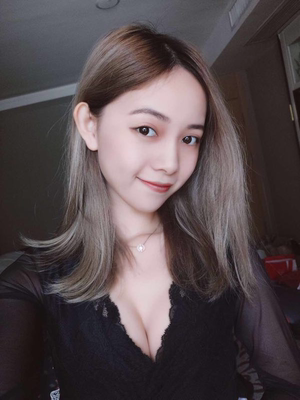 用完2瓶了,每天早晚一次很好吸收,现在基本上不用涂口红了。粉粉的嘴很自然。之前嘴巴还黑的, 用完2瓶了,每天早晚一次很好吸收,现在基本上不用涂口红了。粉粉的嘴很自然。之前嘴巴还黑的,