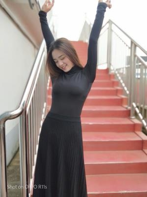 衣服很赞，修身买的是加绒的，超保暖，用来内搭有点小性感，修身非常显身材，棒棒的！衣服不错的，就是下面连体那里，还有点紧~一直在这这家买衣服：信价比特别高：这买的黑色修身特别显瘦：随意搭配：打底太棒了：料子也舒服：妥妥的喜欢衣服的版型很好，显瘦的，而且是一件万能内搭，搭配什么外套都好看哦，关键下面有扣子穿着不会往上缩，奶思～买了好几套 就退了两个 准备当成瑜伽服穿 质量还行 纯棉的 带一点弹性款式新颖，价格实惠，包装完整，物流迅速，服务到位！东西收到，很满意!真的是超级好的卖家，真的太好了，价格实惠绝对物超所值，太喜欢了！宝贝不错，质量真的很好，买的特别划算,超好的哟！这次网购是我最满意的的一次，真的太划算便宜啦，这个价格能买到，这么好的宝贝真的是物有所值,与卖家描述的完全一致，很满意，性价比很高，质量也很好，非常划算发货速度非常快，非常棒！