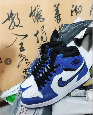 鞋子穿上很舒服，款式穿上，颜色好看，做工精细。