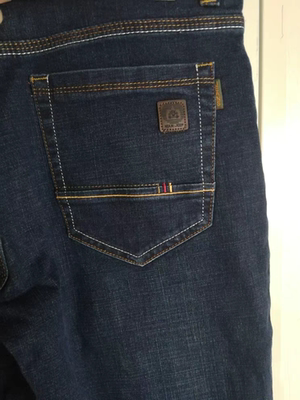 质量很好，一直都买这牌子的牛仔裤！