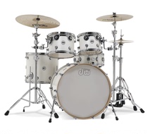 American DW Design series five sets of drum set with DW hardware made in Taiwan