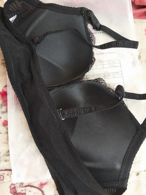 内衣收到，包装不错，试穿效果挺好的，无钢圈穿身上也没有嘞的感觉，各方面都不错，挺满意的。