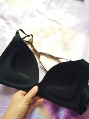 质量挺好的，穿着也挺舒服，有弹性，夏天还好搭衣服，我买了个黑色的。喜欢的下单吧。