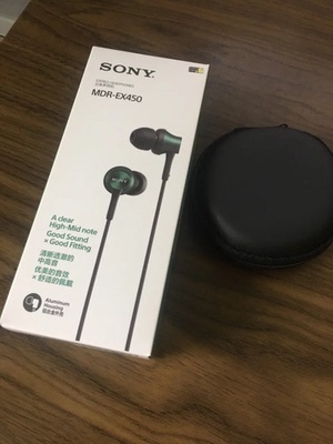 朋友推荐买的索尼，刚用着还行。我也不追求什么音质，能用久点就行。