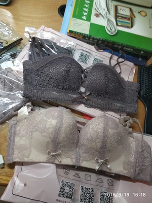 质量很棒呀 很柔软 并且没有色差 清新带点小性感 很nice 介绍给了朋友 她们看见也很喜欢  哈哈