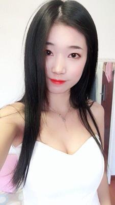 手感超级好，真的不要太软太亲肤了，我怕我会忍不住会直接替换掉平时的内衣用，质量很好，觉得收到的实物比店家图片上的还要好看~已经试穿过了，没有想象中的复杂，一开始还有点担心怕不会穿呢，淡定按照视频教程穿就可以。聚拢效果很好，我个人是很满意的，很好用，软而且不用担心掉，粘性很好。