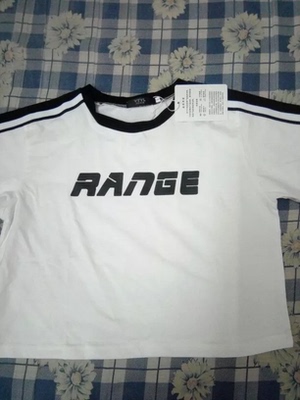 这款衣服很时尚，客服服务态度也很好，所以我还会继续光临的吆