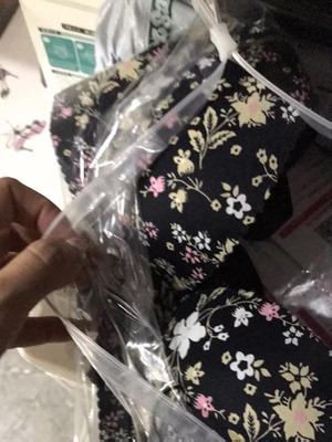 宝贝收到了，面料很舒服，软软的，穿上很舒服，准备在买一个，有要的亲们就不要在犹豫了，快点下单吧，祝老板生意兴隆