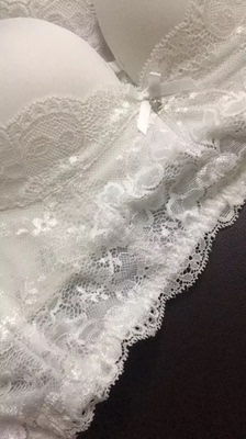 非常nice, 物流也很快。聚拢效果超级好 不会掉下来很好看。 非常nice, 物流也很快。聚拢效果超级好 不会掉下来很好看。