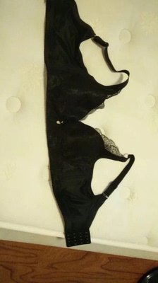 内衣质量很好，做工精细，面料柔软，穿上身也很舒服