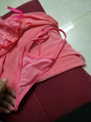 收到迫不及待打开.太喜欢了.是我喜欢的那种.老板还给放了香包.太贴心.洗了晚上穿上.老公非常喜欢.还会回购个别的颜色.