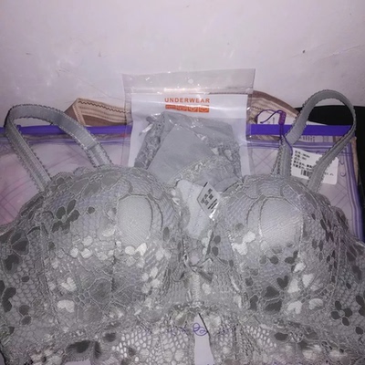 超级好看,非常性感,穿起来也舒服,客服人很耐心,快递也很好,包装也可以,大爱 超级好看,非常性感,穿起来也舒服,客服人很耐心,快递也很好,包装也可以,大爱