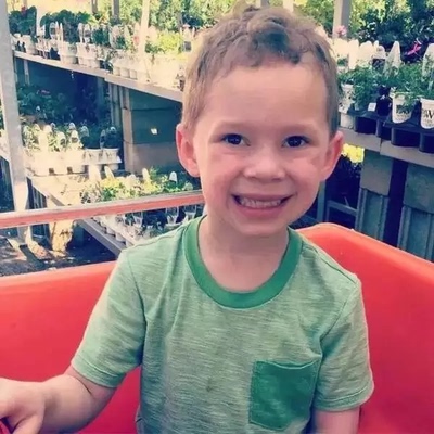 这款超爱，因为本人胸大，不会太显胸，但是也有点小聚拢。内裤超好看性感