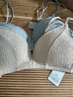 在她家买过很多次内衣了，穿的很舒服，很喜欢。